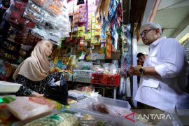 Pemkot Bandung memastikan harga MinyaKita di mitra Bulog sesuai HET