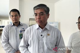 Menaker minta perusahaan tak tahan ijazah para pekerja