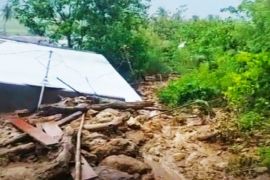 Pusdalops catat empat d e rumah di Karo rusak akibat tanah longsor