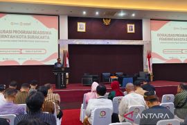 Pemkot Surakarta sediakan beasiswa kepada 100 orang di AK-Tekstil Solo