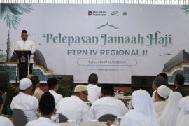PTPN IV Regional 2 lepas 79 calon haji ke Tanah Suci