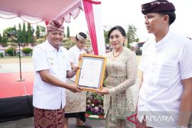 Pemkab Gianyar terima sertifikat HKI sistem informasi posyandu