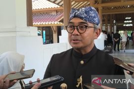 Plastik Makin Mahal! Walkot Bandung Muhammad Farhan Minta Warga Bawa Kantong Sendiri