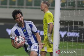 Hasil BRI Super League: Thom Haye cetak gol, Persib Bandung ditahan imbang Dewa United Banten FC 2-2
