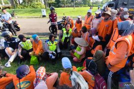 Polres Metro Bekasi tebar semangat perjuangan RA Kartini melalui aksi nyata