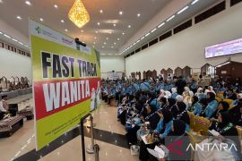 Jamaah yang tiba di asrama haji langsung ikuti serangkaian pemeriksaan