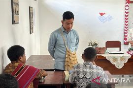 VP Gibran inspects schools, notes facility issues in Central Papua