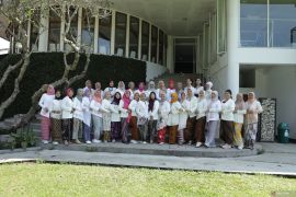 Komunitas ISP memperingati Hari Kartini dengan tema edukasi dan budaya