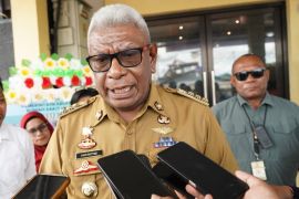 Bupati Mimika perintahkan kepala distrik wajib selalu di tempat tugas
