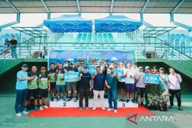 Berlangsung Meriah, Kadisnaker Riau Tutup Turnamen Tenis Piala PTPN IV 2026