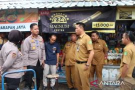 Pemkab Sumenep pastikan distribusi BBM dan bahan pokok bersubsidi aman