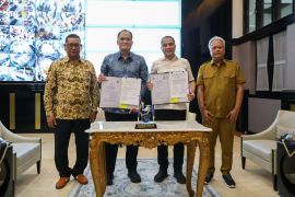 Pemkot Surabaya terima hibah barang hasil rampasan KPK senilai Rp167 juta