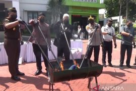 Kejari Ngawi musnahkan barang bukti 41 perkara berkekuatan hukum tetap