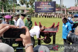 TNI-Pemkab Padang Pariaman buka akses jalan 2 kilometer melalui TMMD