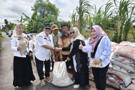 Anggota DPRD Mardiana bantu poktan "Laura" tingkatkan produktivitas hortikultura