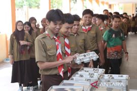 SPPG Polri laksanakan MBG dengan sistem prasmanan