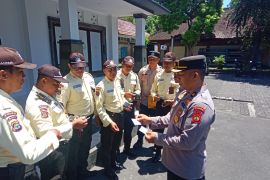 Polda Bali sebut pengeroyok di Buleleng bukan satpam resmi