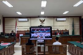 Dua terdakwa korupsi SKTM RSUD Tulungagung dituntut lima tahun penjara
