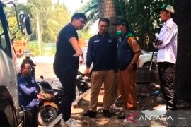 Sudin LH tindak pelaku pembakaran sampah di Pluit