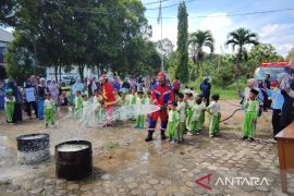 Damkar Tanjab Timur edukasi pelajar tentang cegah kebakaran