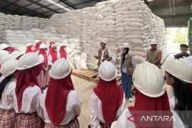 Bulog Jambi beri ruang edukasi sistem pengelolaan logistik pangan ke generasi muda