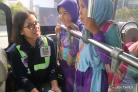 Dishub Bekasi kenalkan transportasi publik ke pelajar