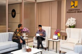 Gubernur Sulsel temui Menteri PU usulkan bangun Jembatan Barombong