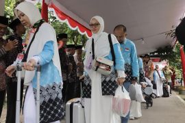 354 calon haji dari Sleman diberangkatkan menuju Embarkasi YIA