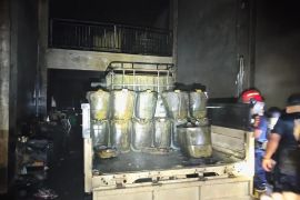 Asyik pindahkan BBM, ruko dan sembilan kendaraan di Palangka Raya hangus terbakar