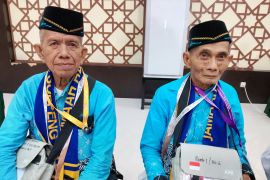 Petani asal Soppeng Sulsel berangkat haji ke Tanah Suci setelah menunggu 16 tahun
