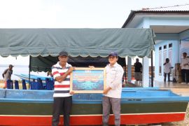 Dukung program agromaritim, PT GMM bantu nelayan dengan perahu dan mesin