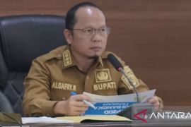 Bupati Bangka Tengah imbangi perjalanan dinas sikapi kenaikan harga BBM