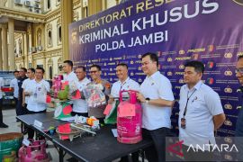 Polda Jambi ungkap praktik ilegal pengoplosan elpiji subsidi