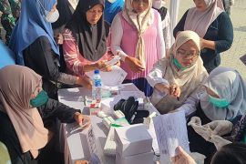 Warga antusias manfaatkan layanan pengobatan gratis TMMD di Cilegon