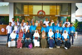 PT Semen Padang lepas 20 calon jemaah haji karyawan dan pensiunan tahun 2026