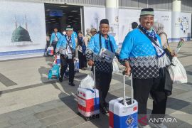 Jamaah calon haji khusus Indonesia tiba di Madinah
