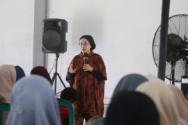 DPR Semprot Penyalur Bansos Buntut Korupsi PKH di Cirebon: Jangan Terulang!