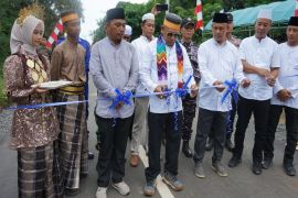Bupati Kotabaru resmikan Jalan Desa Teluk Tamiang