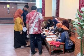 19 pegawai ESDM Jatim kembalikan uang pungli izin tambang