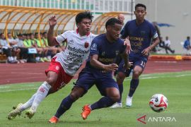 Gol penalti menangkan Bali United 1-0 sekaligus salip Persita