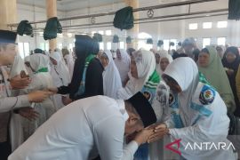 Bupati Bangka Selatan minta jamaah calon haji jaga kekompakan di Tanah Suci