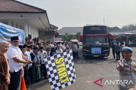 Bupati Serang ingatkan JCH taati aturan di tanah suci