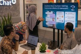 Komunitas pemuda Makassar buat aplikasi "Bisachat AI"  tingkatkan penjualan UMKM