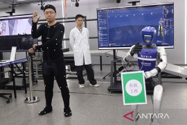 Gerak maju robot humanoid China