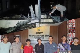 Dua peristiwa di Tapsel: Tiga rumah terbakar, dua pelaku pencurian ditangkap