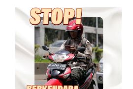 Stop berkendara sambil bermain HP, keselamatan jadi prioritas di jalan