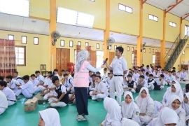 Srikandi PLN UP3 Gorontalo ajak Siswa di Gorontalo melek digital