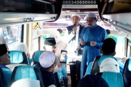 Bupati-wabup Banjar lepas keberangkatan 360 jamaah calon haji