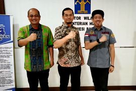 Bahas persoalan hukum, Kades Bonda Temui Kakanwil Kemenkum Sulbar