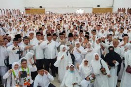 Pelepasan Haji Cimahi: 441 Jamaah Gelombang I Berangkat 26 April